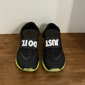 Nike slip on shoes
